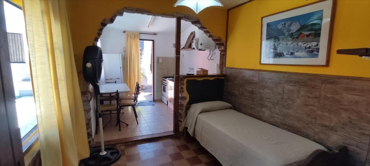 Benvinguts Casa y Apartamentos de 1 a 12 personas Pleno Centro Santa Rosa de Calamuchita