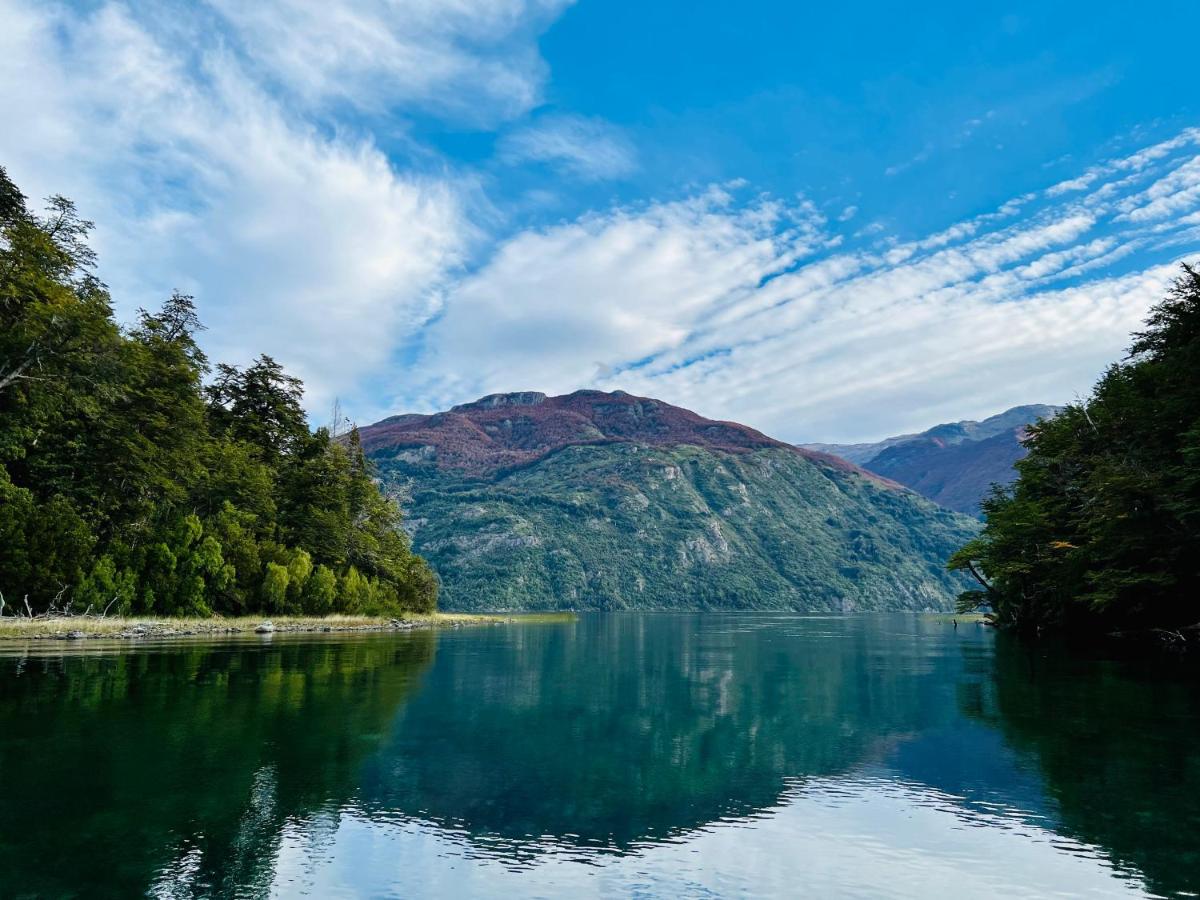 Cabaña en la costa del Lago Futalaufquen - Parque Nacional Los Alerces