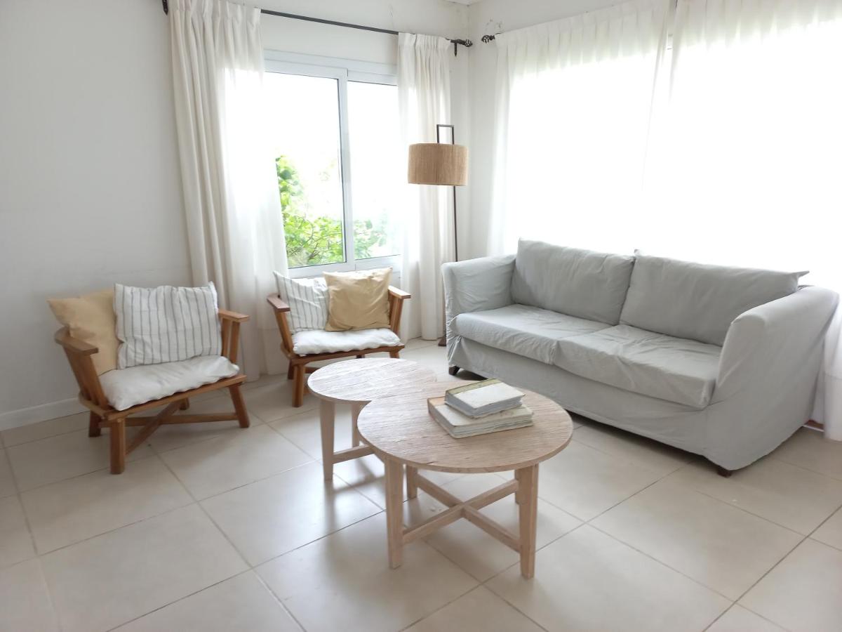 Casa con pileta, hermosa vista a los cerros