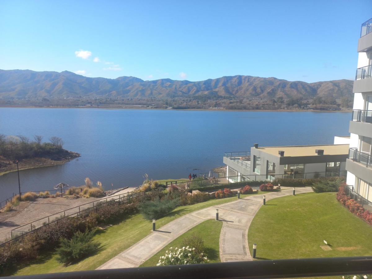 departamento complejo Veneto Village vista al lago