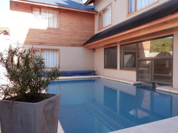 Departamento con pileta climatizada Roca