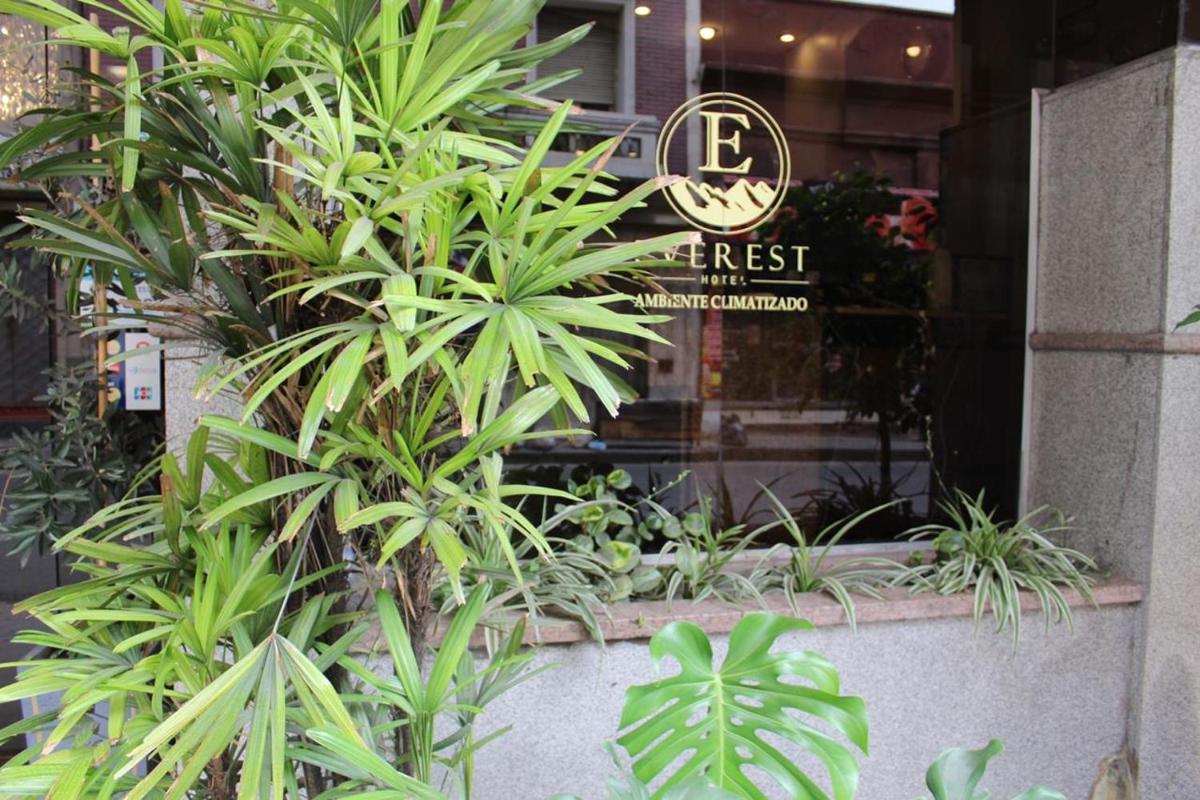 Hotel Everest