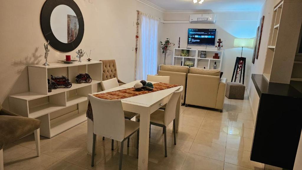 EXCELENTE Y MODERNO DEPARTAMENTO DOS DORMITORIOS en el CENTRO