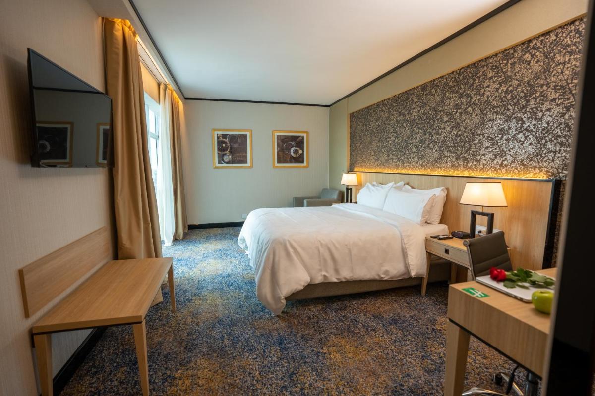 Holiday Inn Rosario, an IHG Hotel