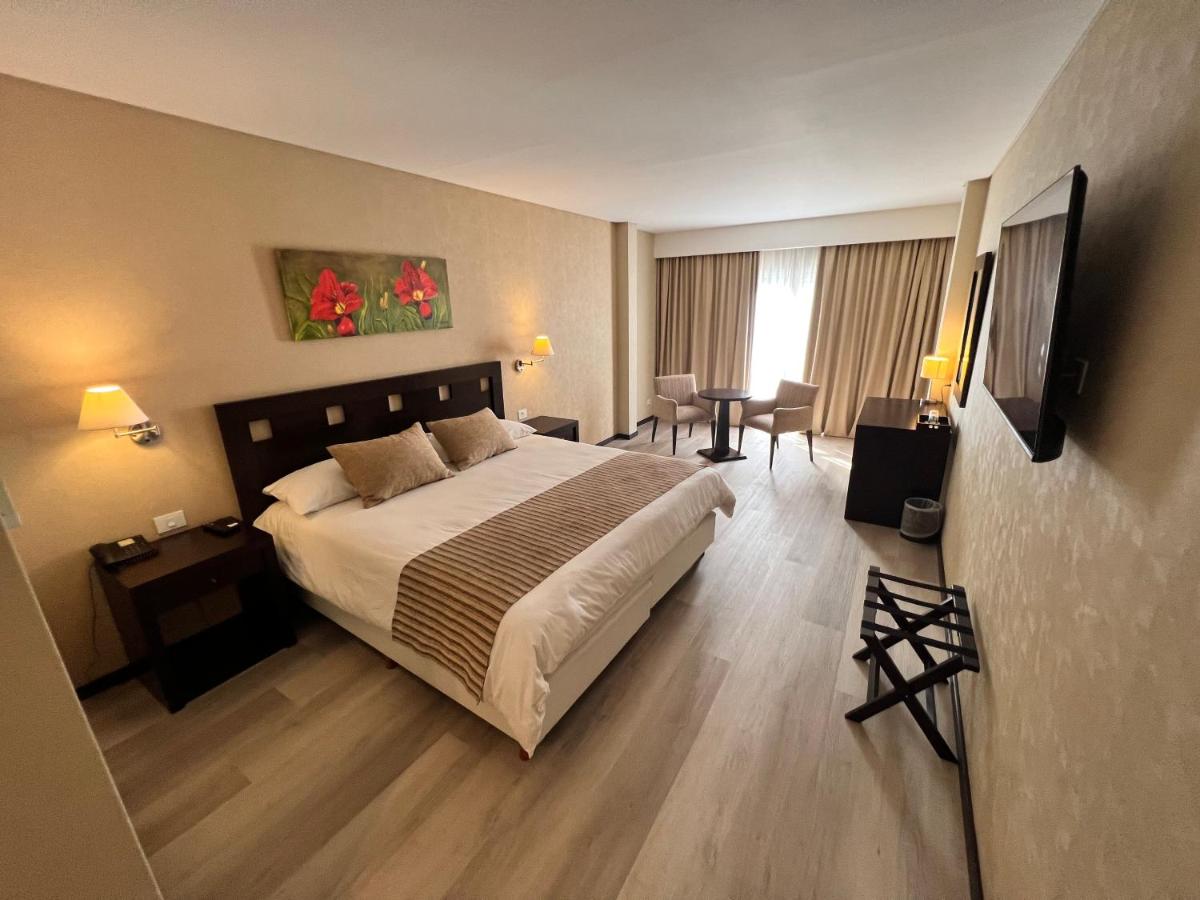 Howard Johnson Hotel & Resort Funes