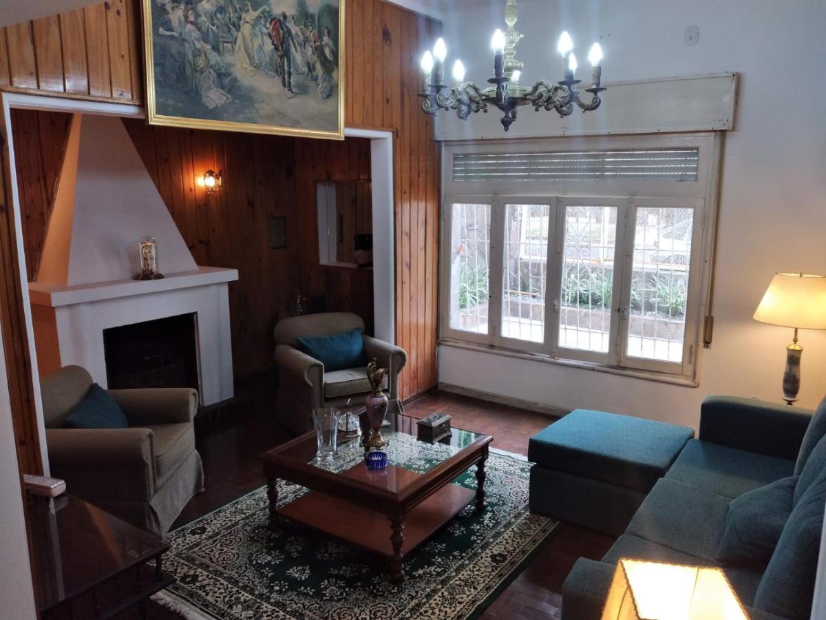 La Dorada , Casa entera en Excelente Zona Residencial con cochera techada y parrillero