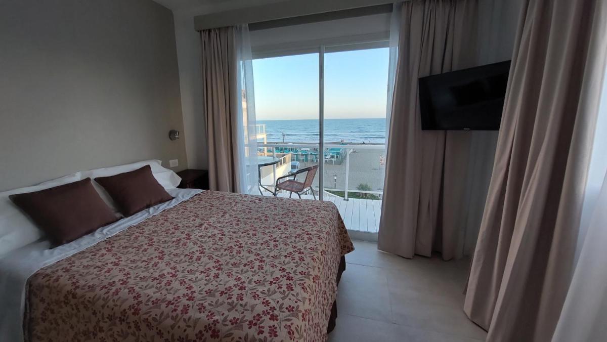 Los Tritones Apart Hotel