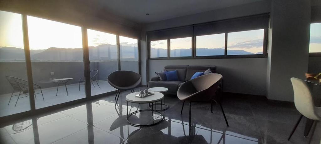PISO 10