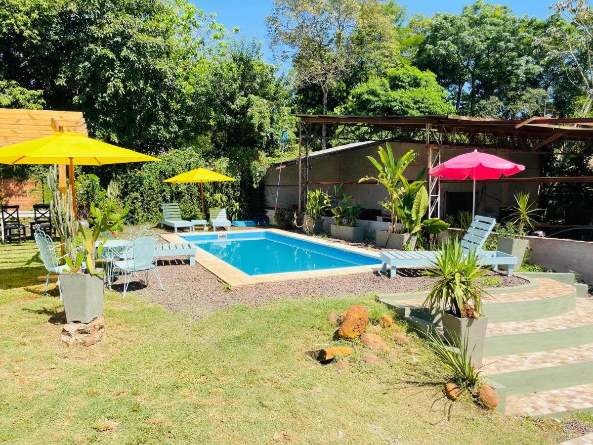 Tuchita House en Cataratas con piscina compartida parrilla, cochera